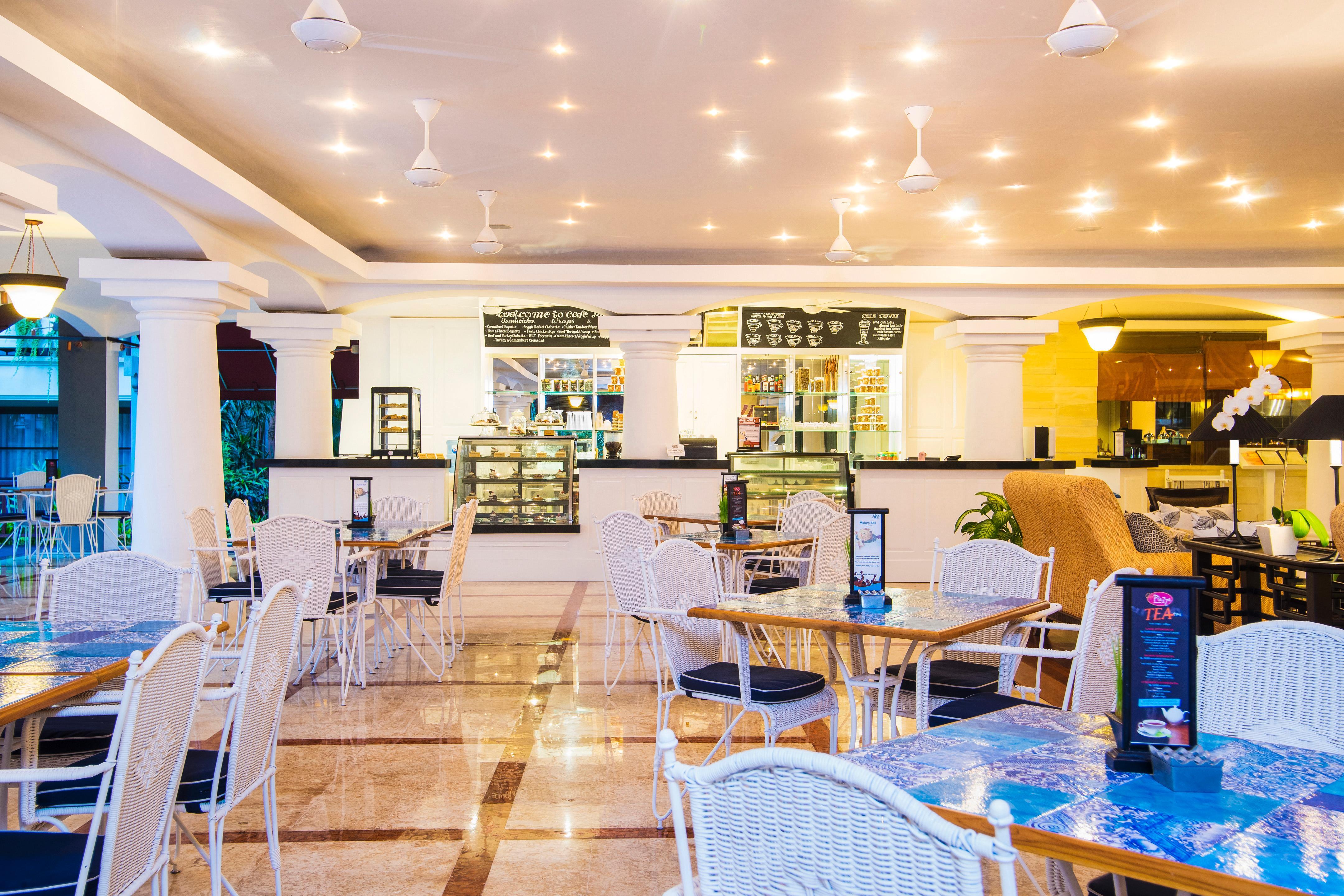 Bali Dynasty Resort Кута Екстер'єр фото The interior of the restaurant