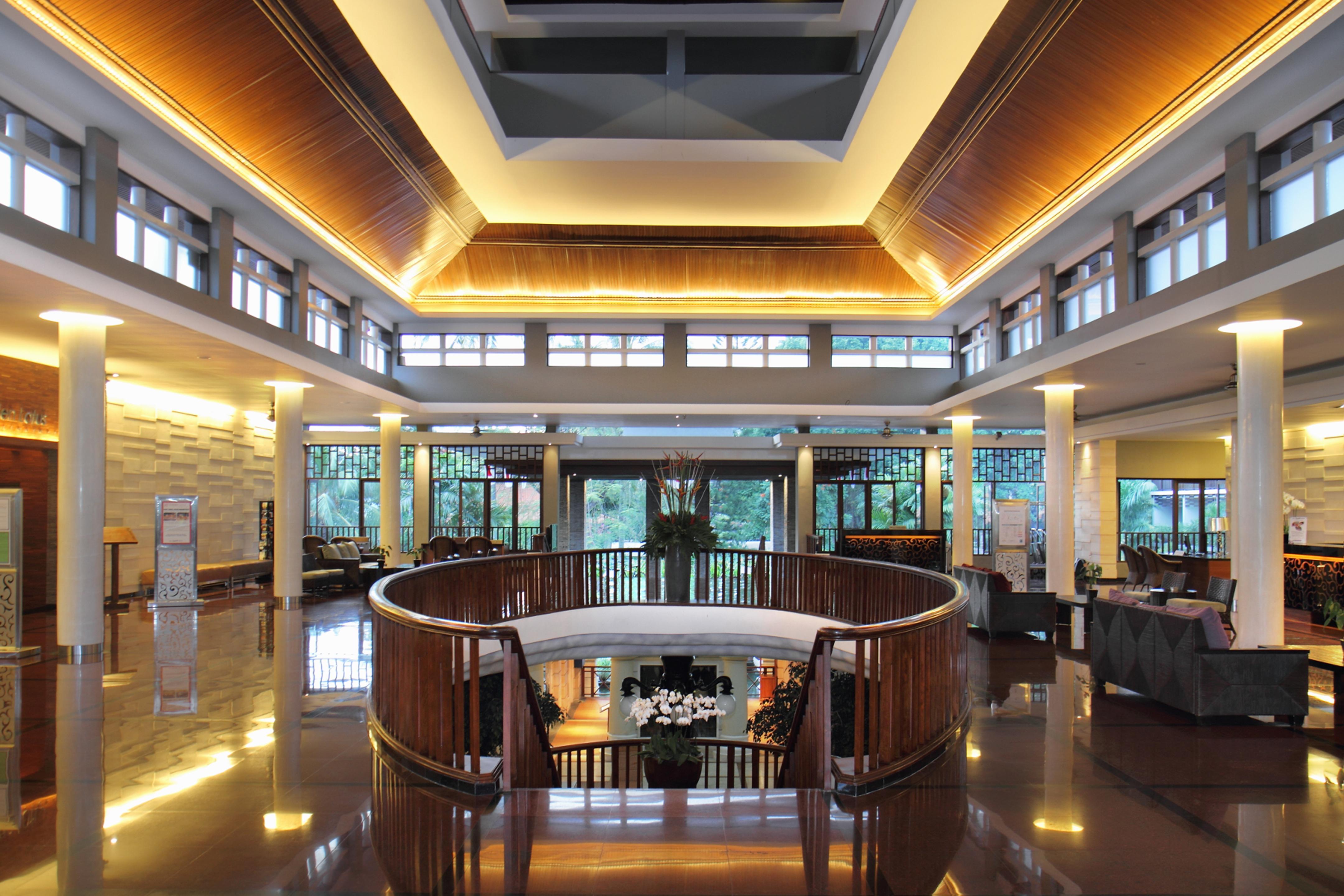 Bali Dynasty Resort Кута Екстер'єр фото The lobby of the International School of Asia and the Pacific