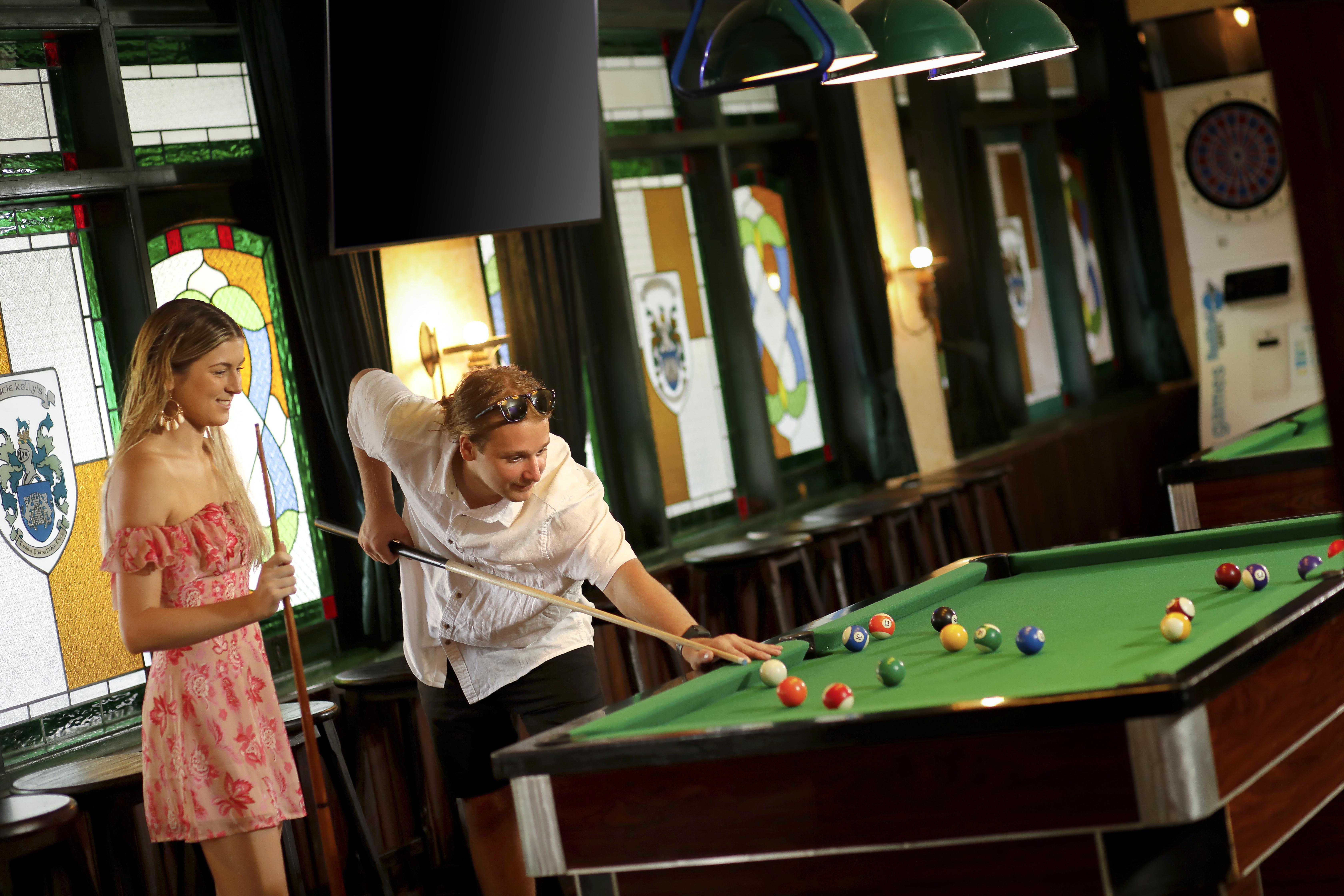 Bali Dynasty Resort Кута Екстер'єр фото Pool table at the hotel