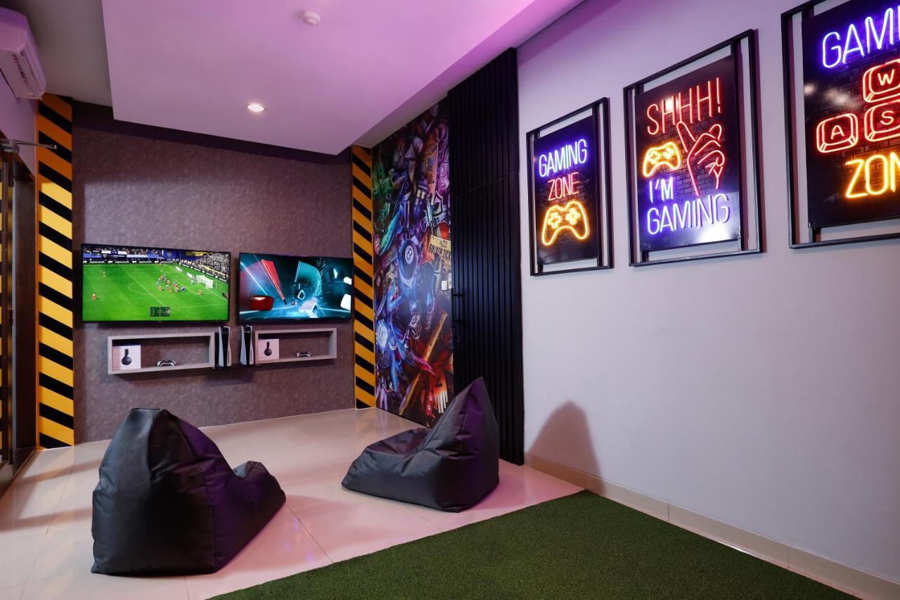 Bali Dynasty Resort Кута Екстер'єр фото The gaming room at the 2016 FIFA Club World Cup