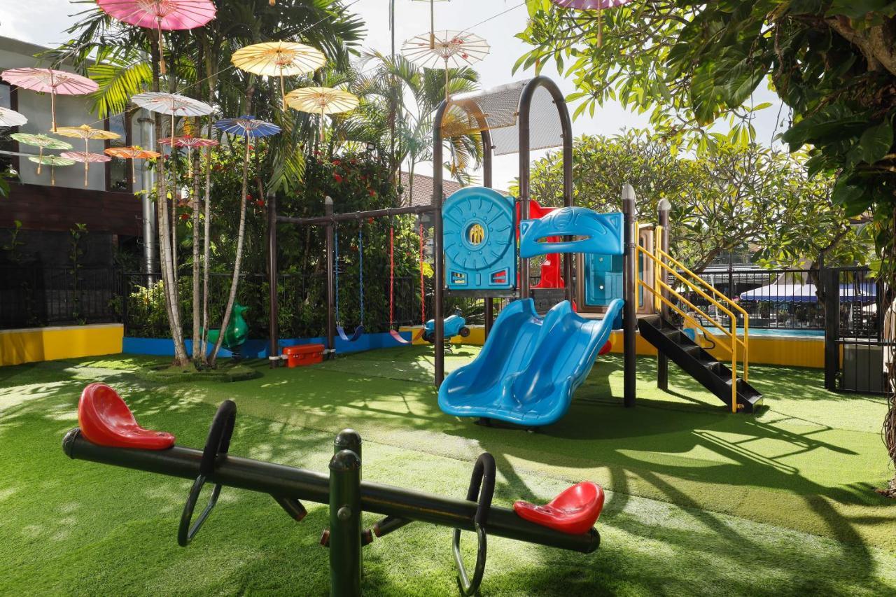 Bali Dynasty Resort Кута Екстер'єр фото Playground at the hotel