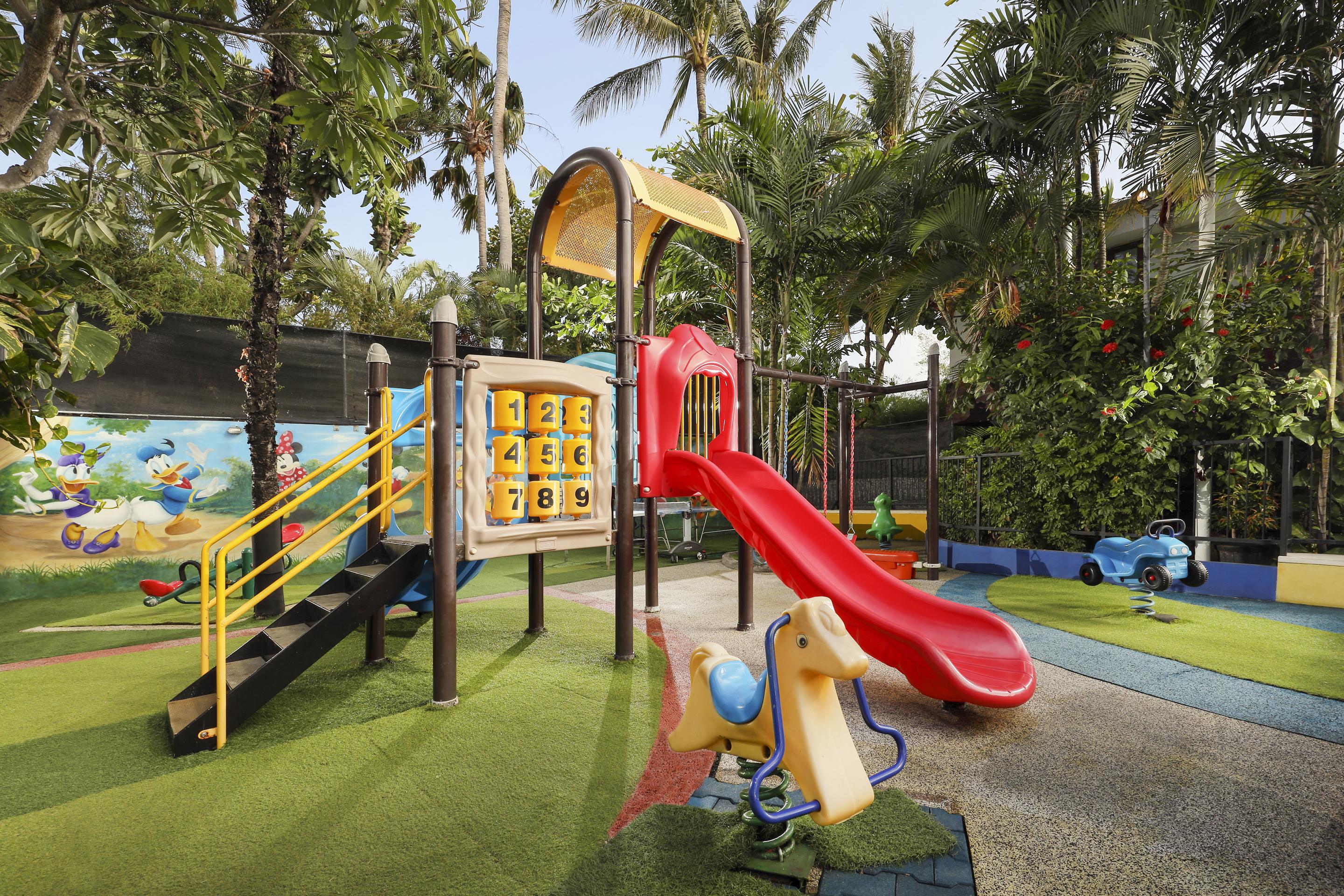 Bali Dynasty Resort Кута Екстер'єр фото Playground at the hotel