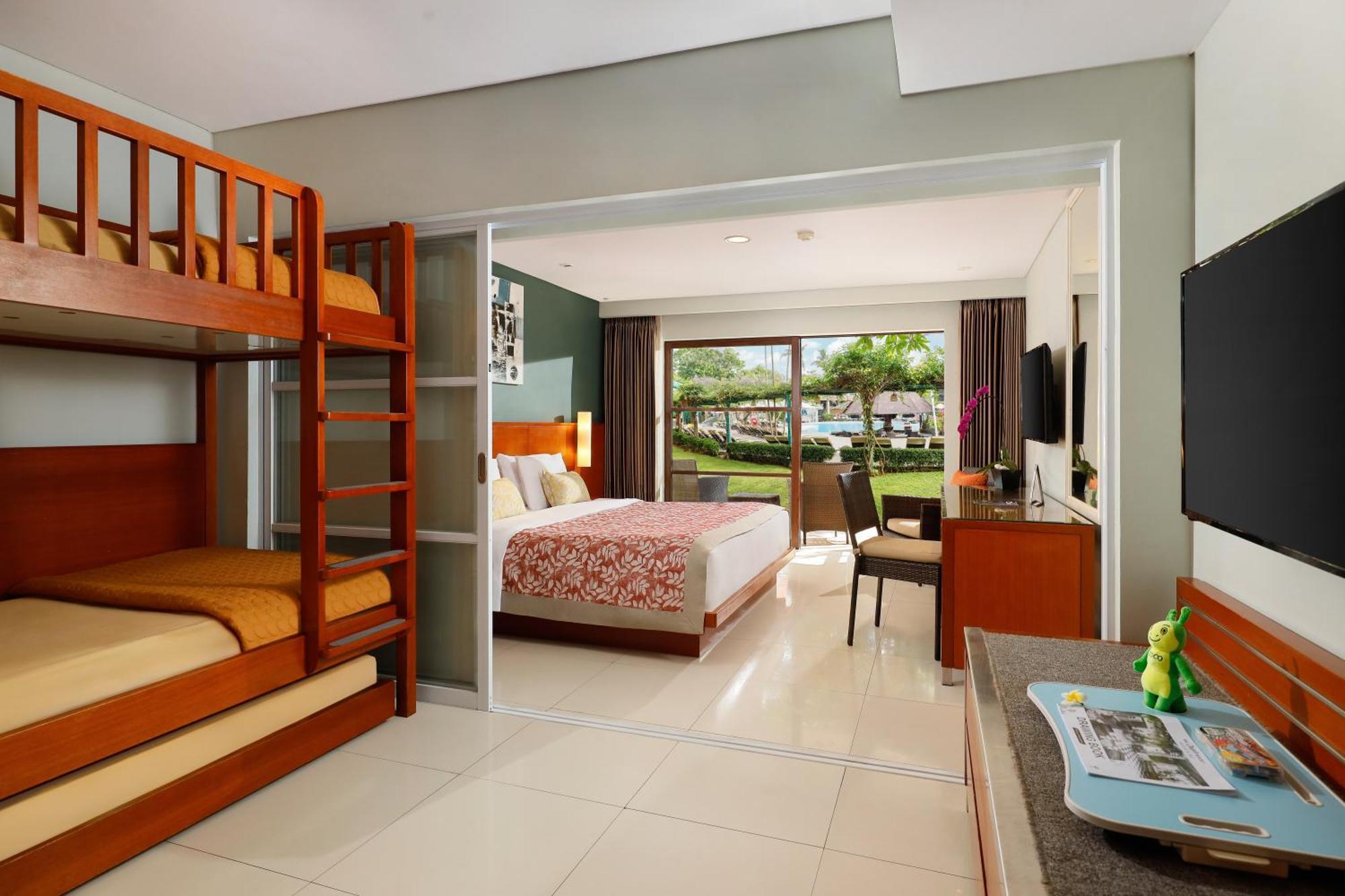 Bali Dynasty Resort Кута Екстер'єр фото Family room at the Hilton Garden Inn, San Jose, Costa Rica