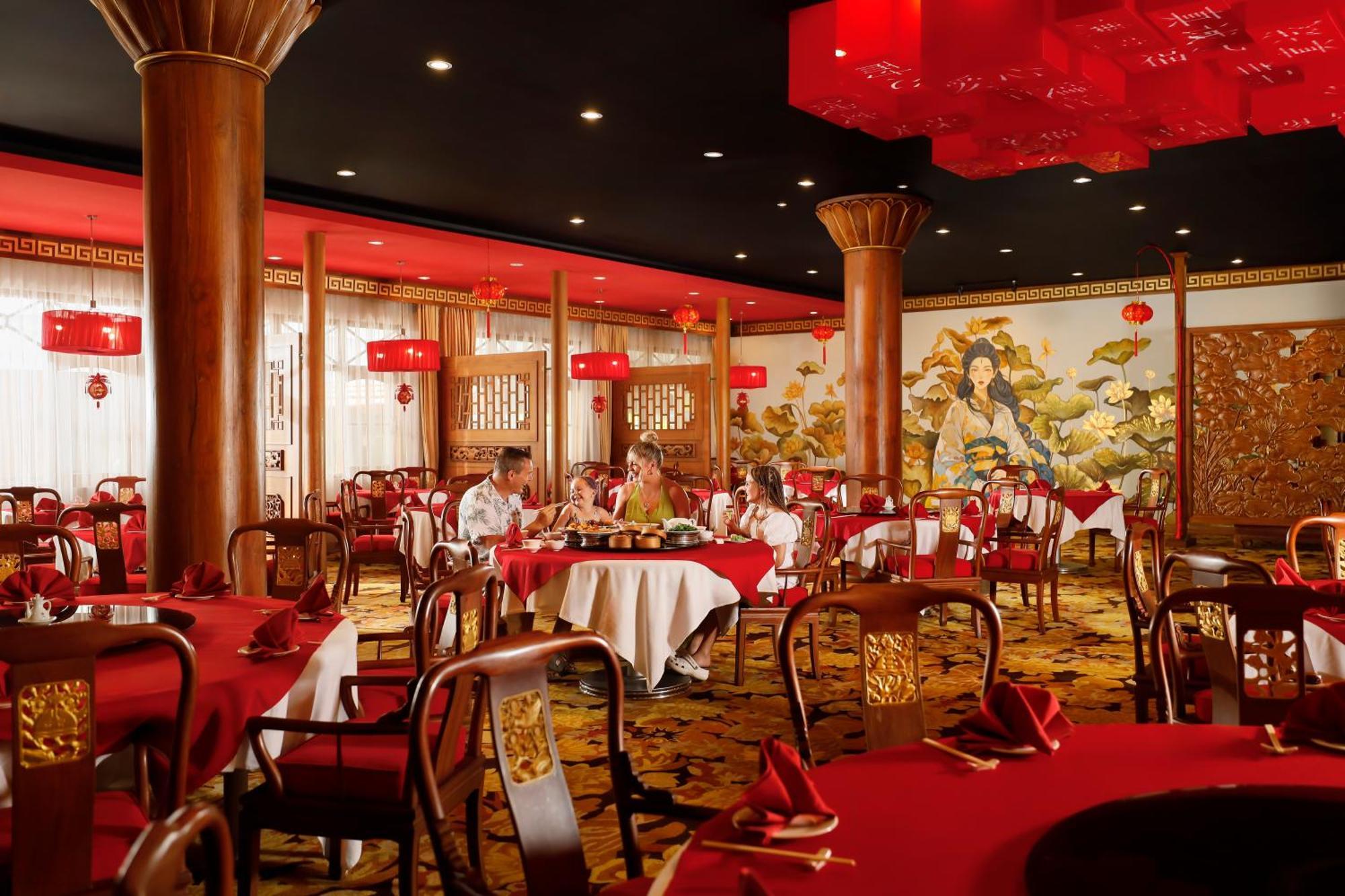 Bali Dynasty Resort Кута Екстер'єр фото The interior of the restaurant