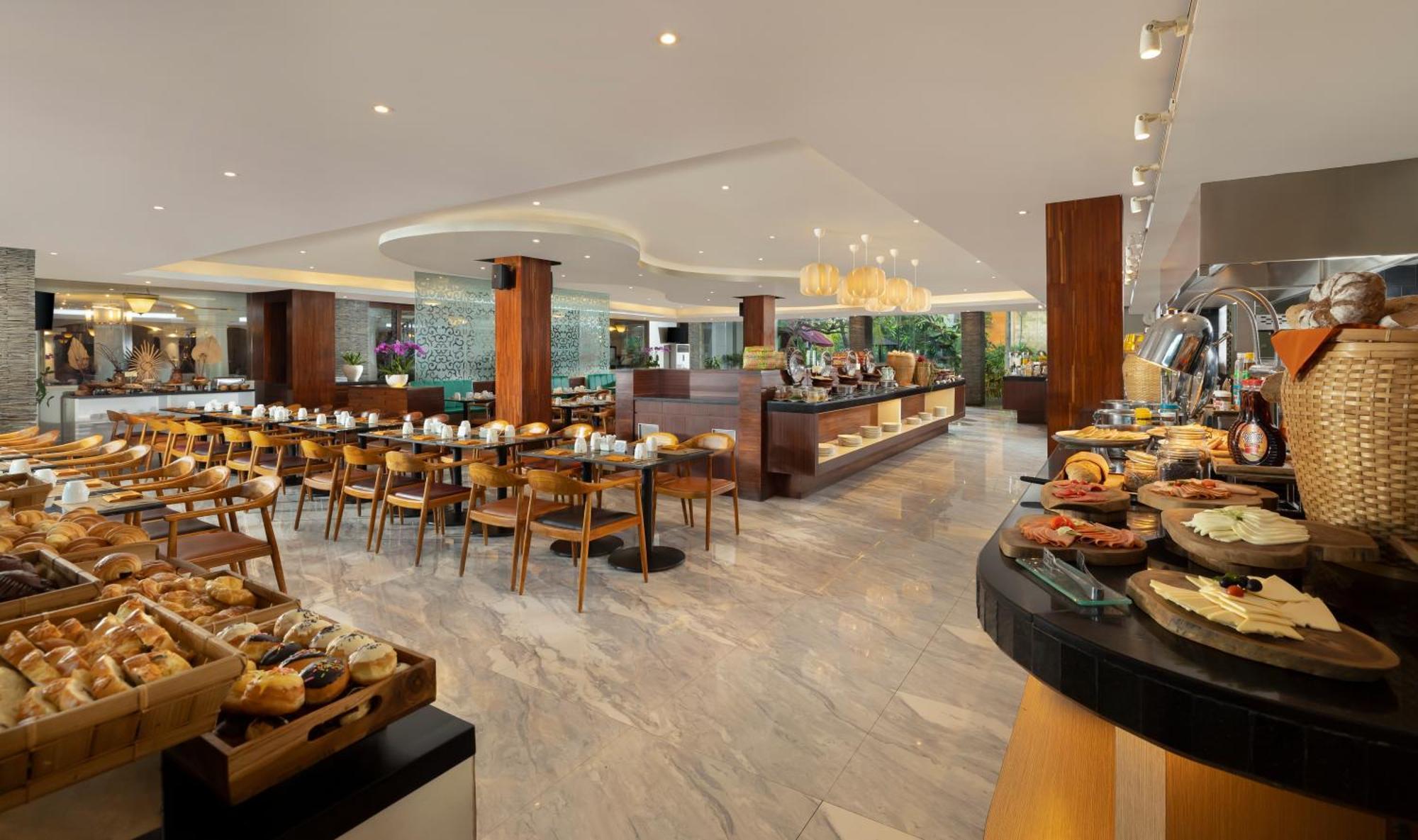 Bali Dynasty Resort Кута Екстер'єр фото The Garden Grill
