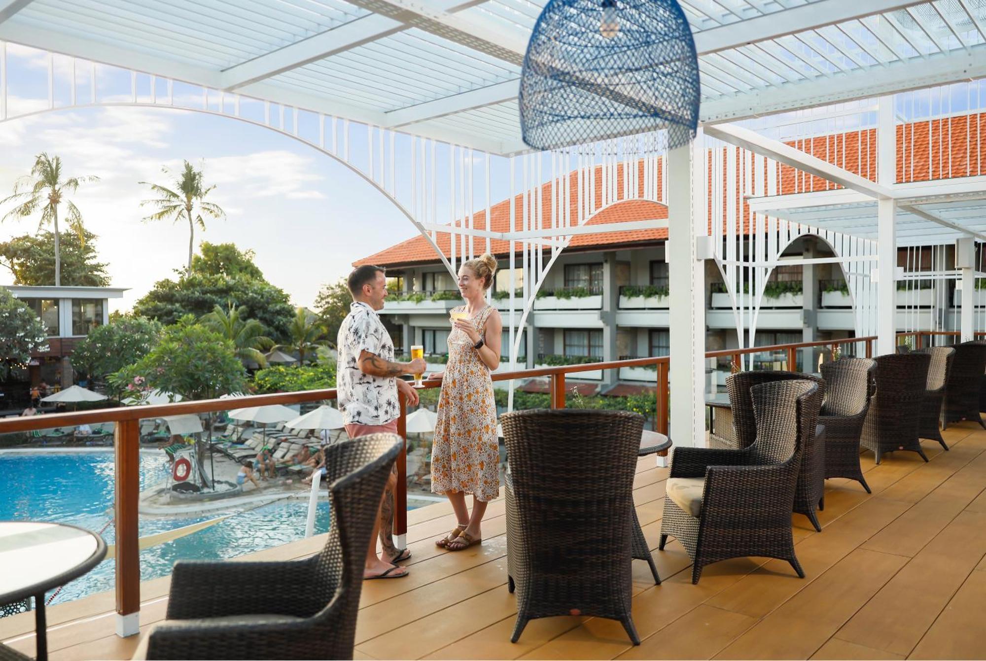 Bali Dynasty Resort Кута Екстер'єр фото The Deck
