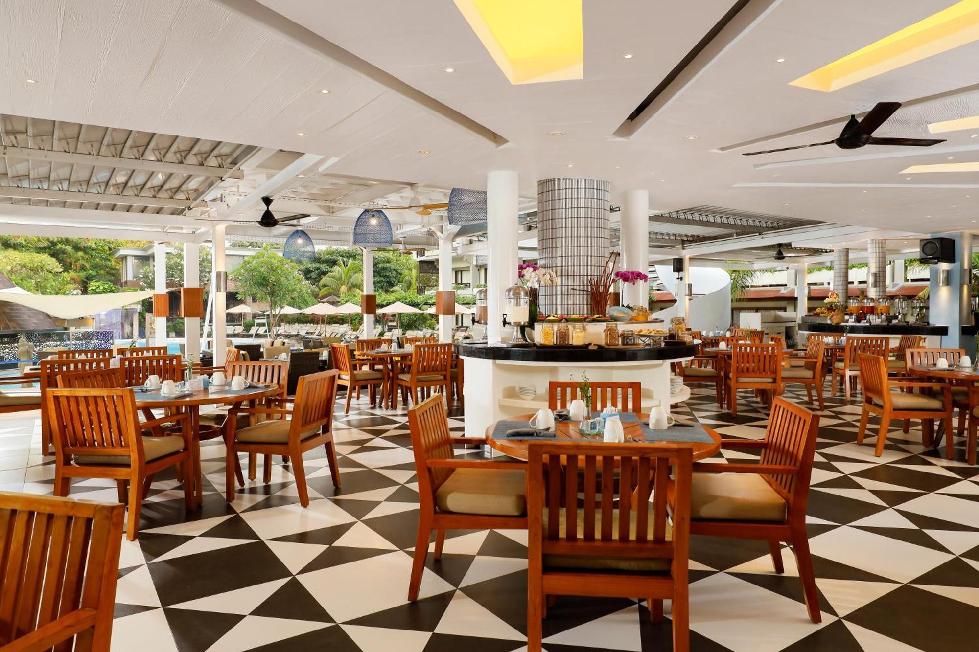Bali Dynasty Resort Кута Екстер'єр фото The restaurant