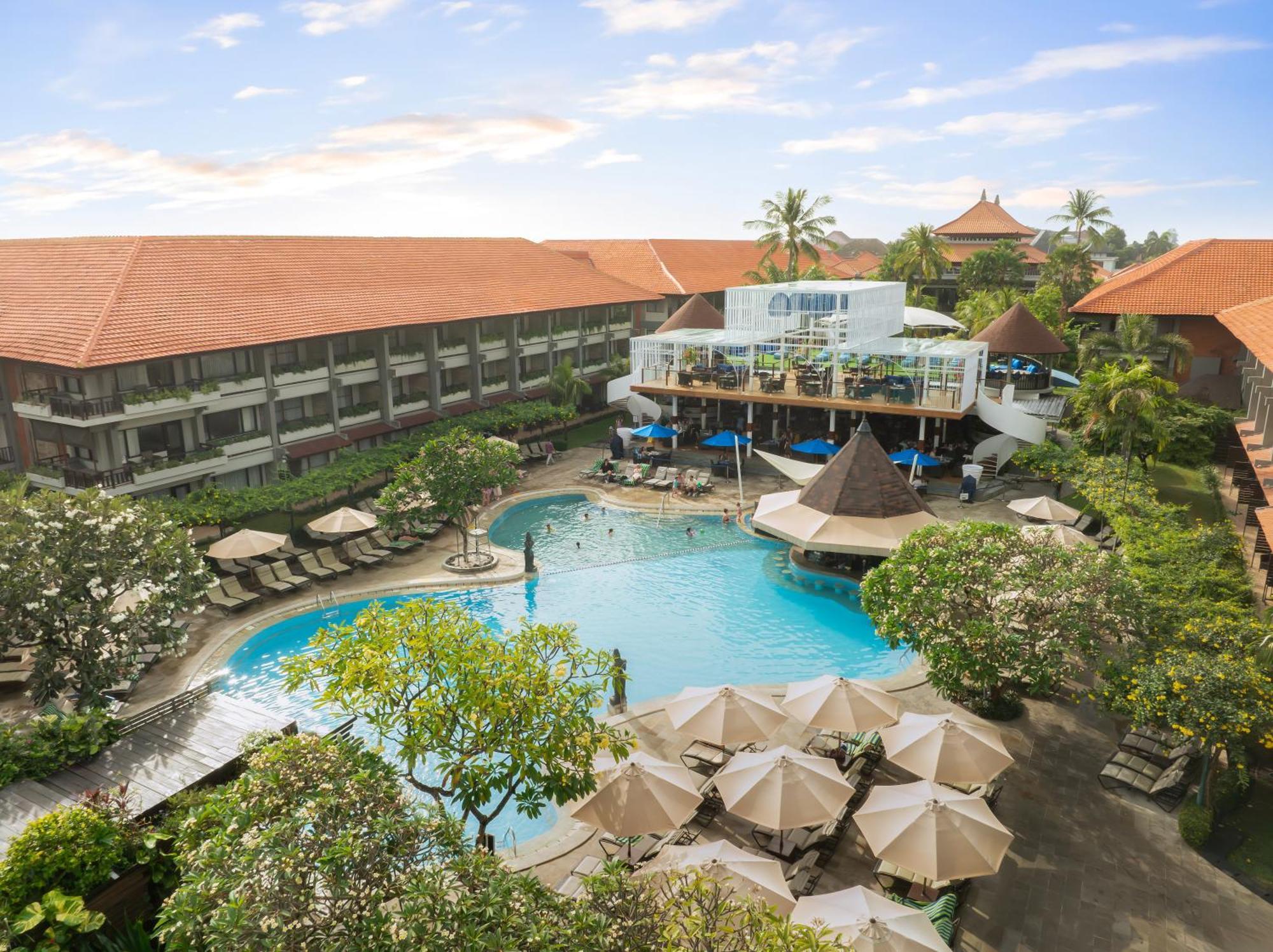 Bali Dynasty Resort Кута Екстер'єр фото The pool at the hotel